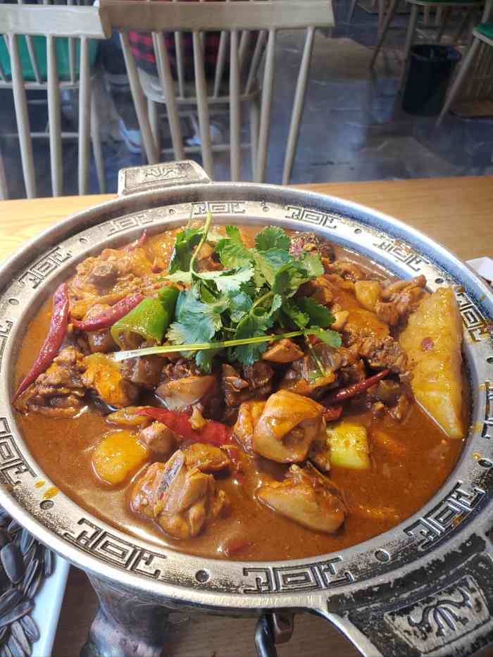 老狼大盘鸡(大学路店)-"学校放假了,跟几个闺蜜一起约着逛街,到饭.