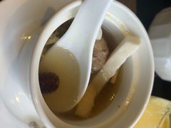 -大中华希尔顿酒店-念自助餐·嗨啤·小龙虾