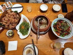 -老滇山寨•云南特色菜•地方菜•民族风情歌舞表演(金碧店)