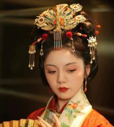 -租旗袍租礼服馆