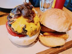 经典大汉堡-The Diner X餐厅(青岛万象城店)