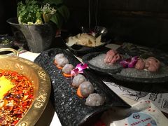 干贝咸蛋黄虾滑-哥老官重庆美蛙鱼头(西湖银泰十一哥店)