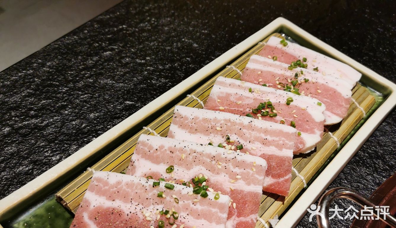恩施街超好吃的烤肉店[调皮]
