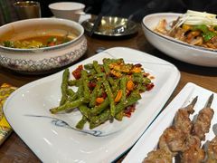 -盾亚新疆餐厅(松江万达广场店)