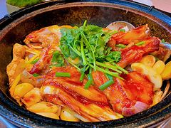 砂锅鱼头-新荣记(南京西路店)