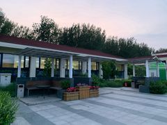 -窦店服务区-停车场