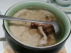 山泉水土猪肉汤-老湘亲·品鉴湘菜(湖里店)