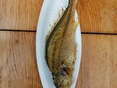 香煎小黄鱼-渝半城经典川粤菜(重庆天地店)