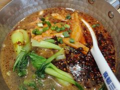 -魔都三兄弟酸辣粉·蘸卤炸串(虹桥万科店)