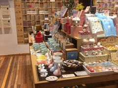 -猫的天空之城概念书店(杭州南宋御街店)