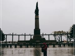 -人民防洪胜利纪念塔