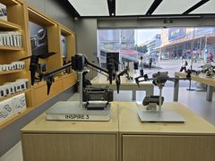 -DJI大疆(深圳华强北曼哈授权体验店)