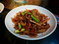 -阿瓦山寨·湘菜现炒·剁椒鱼头王(咸阳总店)