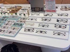 -罗伯特眼镜·蔡司官方授权(前海卓悦 INTOWN 购物中心店)
