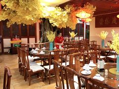 包厢-那家老院子东北菜·饺子·小鸡炖蘑菇(艳华街店)