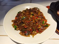 -阿瓦山寨·湘菜现炒·剁椒鱼头王(咸阳总店)