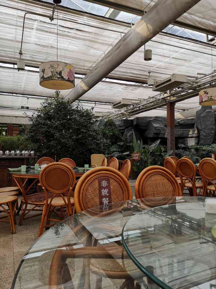 南宫温泉庄园春满园餐厅