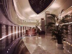 -上海滴水湖皇冠假日酒店