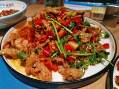 小炒黄牛肉-爱妻鱼•老体北重庆水煮鱼•川菜(白云路店)