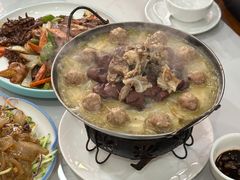 -一口猪海鲜浑锅·东北家常菜