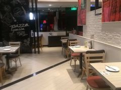 大堂-必胜客(大坪英利店)