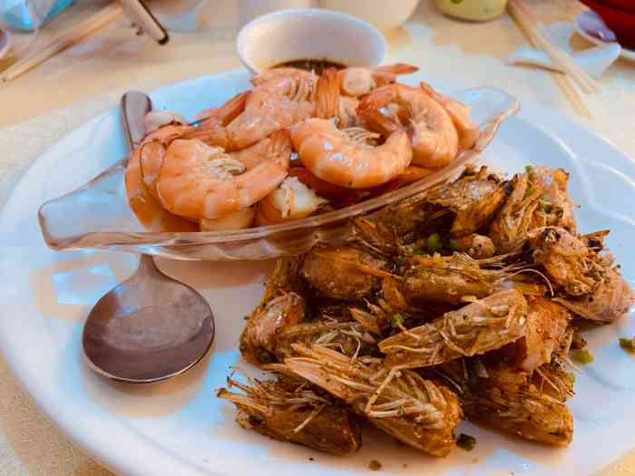 近春园餐厅-"餐厅藏的比较深,入口处还得低头走,门口有.