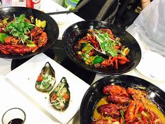 -虾弄弄海派小龙虾·牛羊蝎子火锅