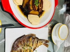 -梓檚中餐厅湖北菜小龙虾武昌鱼排骨藕汤(黄鹤楼店)