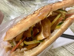 锅盔夹猪耳-小陈方酥锅盔(古城总店)