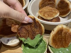 -天井·丑面包搭咖啡