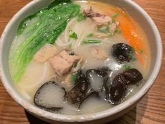 -云海肴·汽锅鸡·云南菜(天山百盛优客店)