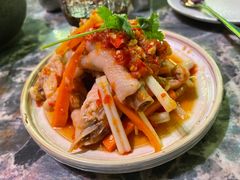 酸辣鸡爪-浩海火燒雲傣家菜(芮欧百货店)