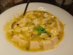 蟹粉豆腐-吴越荣记苏州菜·松鼠桂鱼(月光码头店)