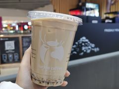 -瑞幸咖啡(凯德埃德蒙顿路店)