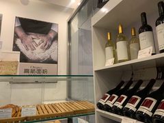 面包甜点陈列柜-老梦面包 CHEZMOREL(三源里店)