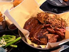 -BOURBON 玻本美式餐厅酒吧(虹桥新天地店)