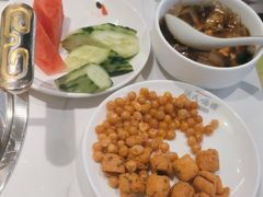 -洪氏嗨捞·广东猪肚鸡·椰子鸡火锅(西咸万象城店)