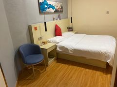 -华艺酒店(文化宫地铁站店)