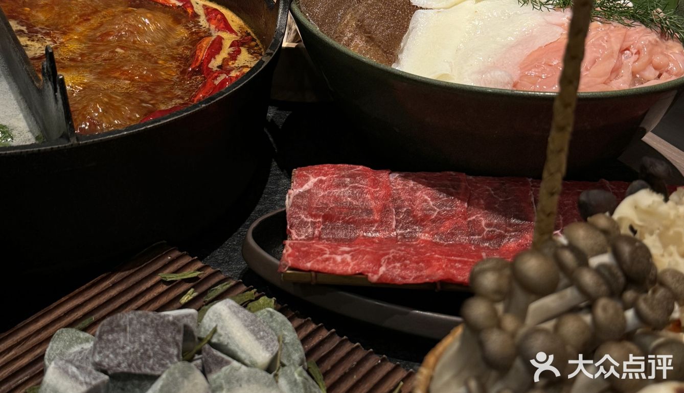 冬天当然是要吃火锅啦🥘