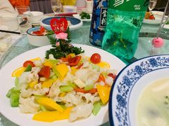 -南京双门楼宾馆(盐仓桥地铁站阅江楼店)