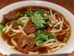 牛肉面-清真吴记门钉肉饼·喜多利
