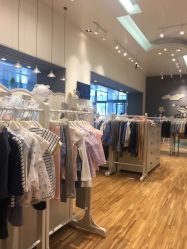 -丽婴房(七莘路店)