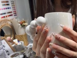 -尤米一站式美甲美睫