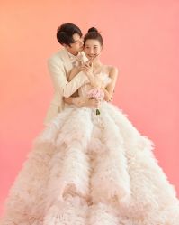 -喜爱高定婚纱摄影
