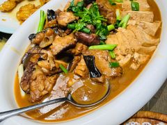 老板鱼炖豆腐-小船渔村•大连菜•大连焖鱼(黄河路店)