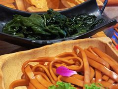 -老牌坊云南鱼豆花火锅(爱建店)
