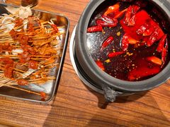 -郑记·古法黑砂锅串串(龙泉店)