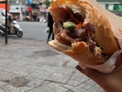 -Bánh Mì Huynh Hoa