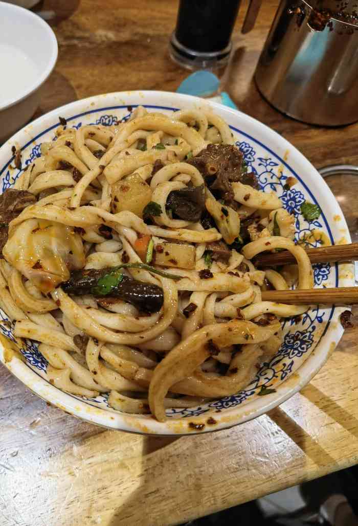 很好吃,经常和家人朋友去吃的,老板也不给送几张优惠券,哈哈