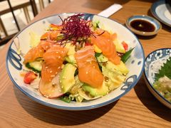 牛油果三文鱼沙拉-初居食屋日式料理(万象城购物中心店)